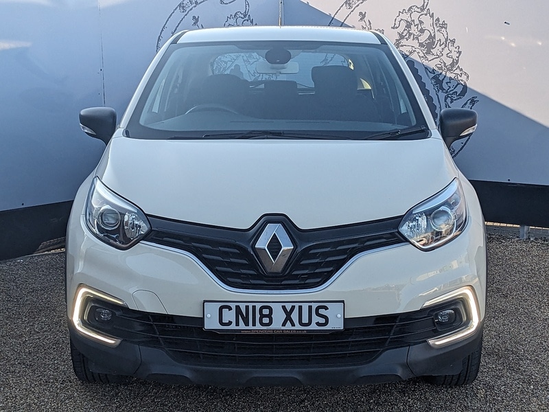 Used Renault Captur 2018 for sale - 76006747: Photo 2