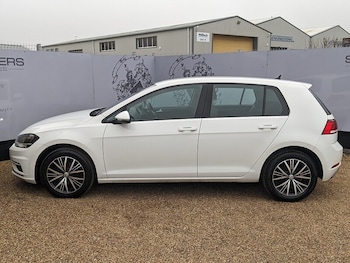 Used Volkswagen Golf 2018 for sale - 78710900: Photo