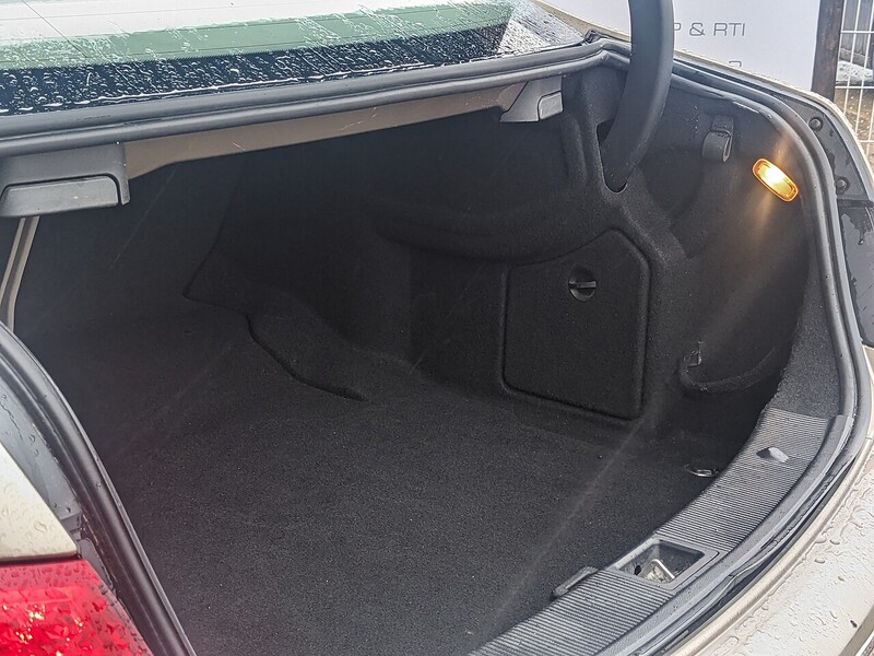 Used Mercedes-Benz E Class 2010 for sale - 77384778: Photo 17