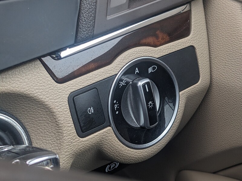 Used Mercedes-Benz E Class 2010 for sale - 77384778: Photo 24