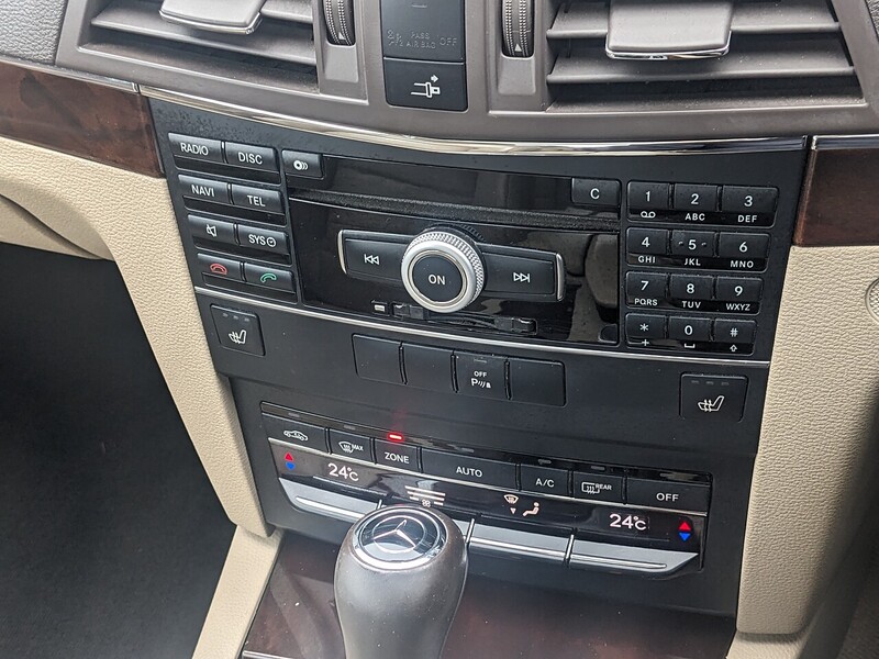 Used Mercedes-Benz E Class 2010 for sale - 77384778: Photo 26