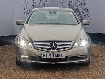 Used Mercedes-Benz E Class 2010 for sale - 77384778: Photo