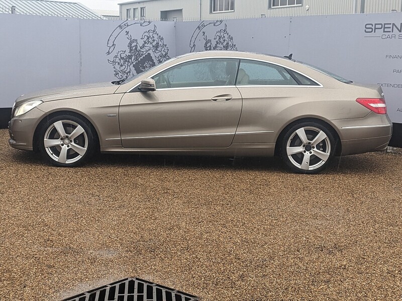 Used Mercedes-Benz E Class 2010 for sale - 77384778: Photo 4