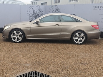 Used Mercedes-Benz E Class 2010 for sale - 77384778: Photo