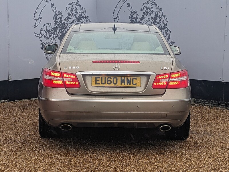 Used Mercedes-Benz E Class 2010 for sale - 77384778: Photo 8