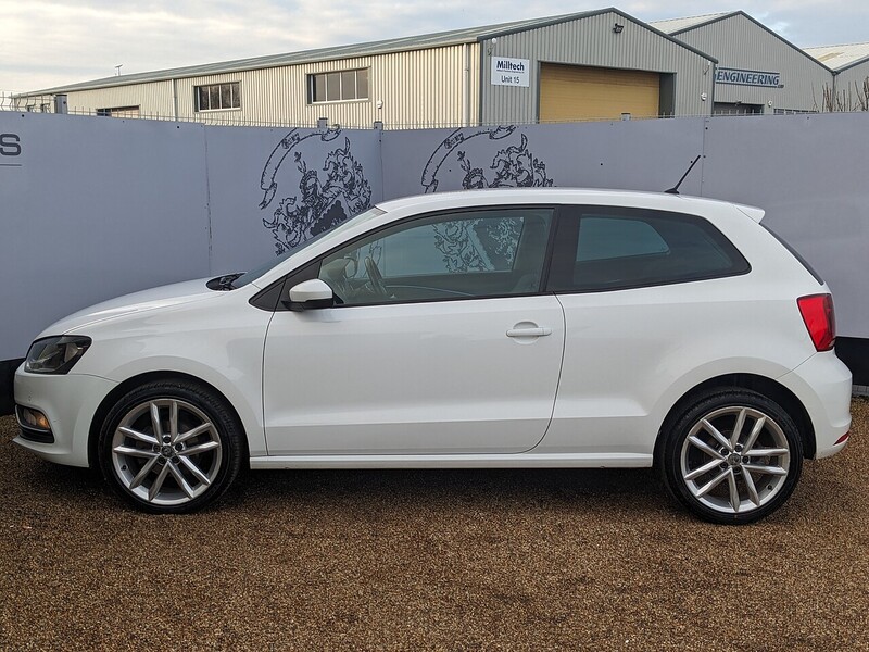 Used Volkswagen Polo 2014 for sale - 77250882: Photo 4