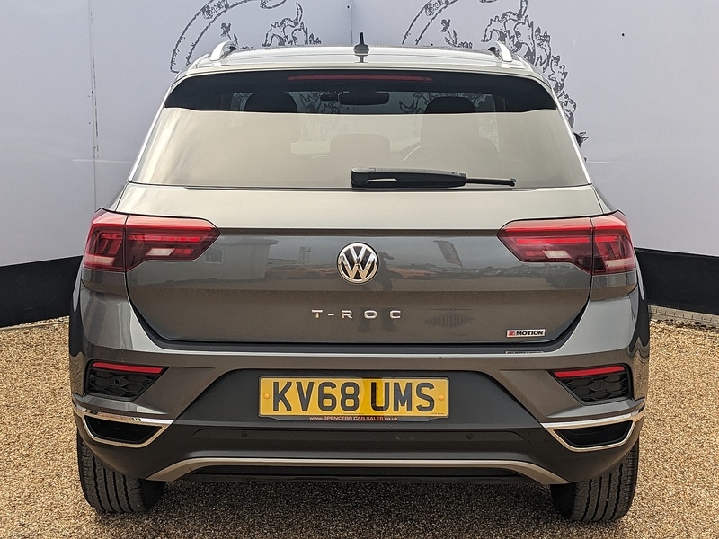 Used Volkswagen T-Roc 2018 for sale - 76323772: Photo 8