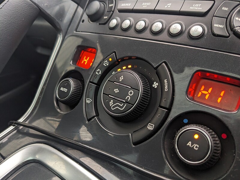 Used Peugeot 3008 2011 for sale - 77140268: Photo 26