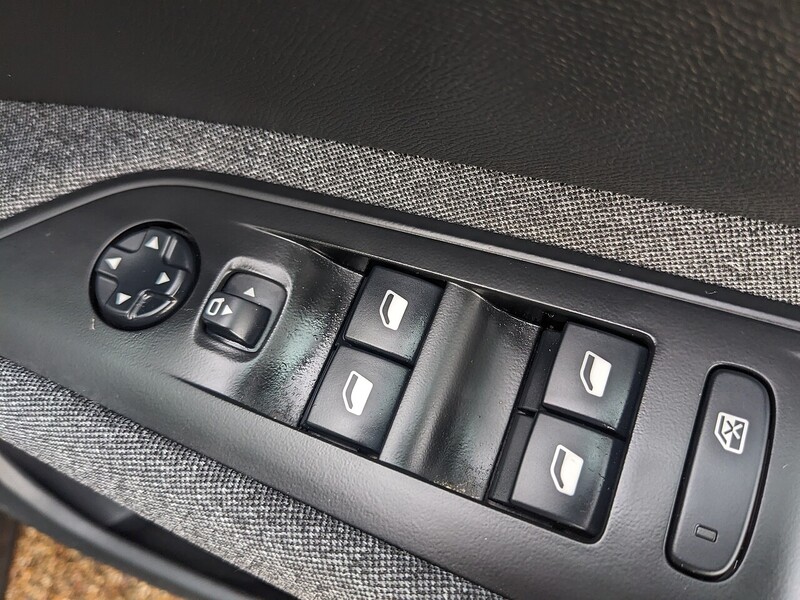 Used Peugeot 3008 2021 for sale - 76969730: Photo 23