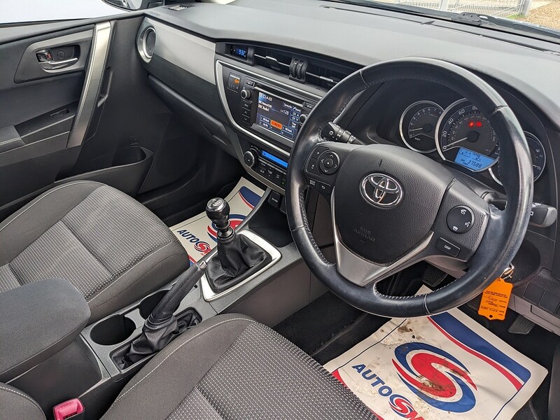 Used Toyota Auris 2014 for sale - 76330447: Photo 12
