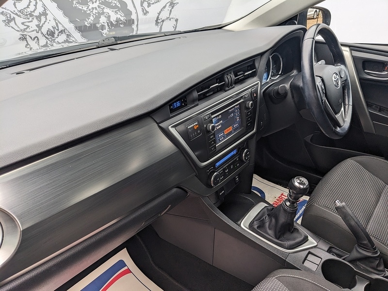 Used Toyota Auris 2014 for sale - 76330447: Photo 14