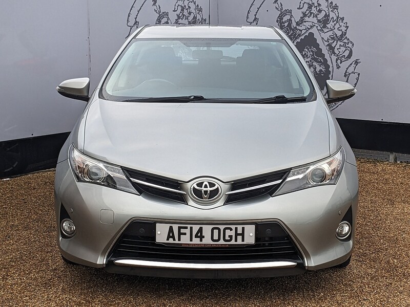 Used Toyota Auris 2014 for sale - 76330447: Photo 2