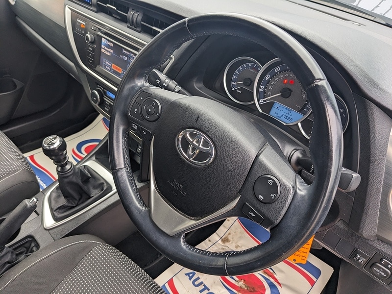 Used Toyota Auris 2014 for sale - 76330447: Photo 21