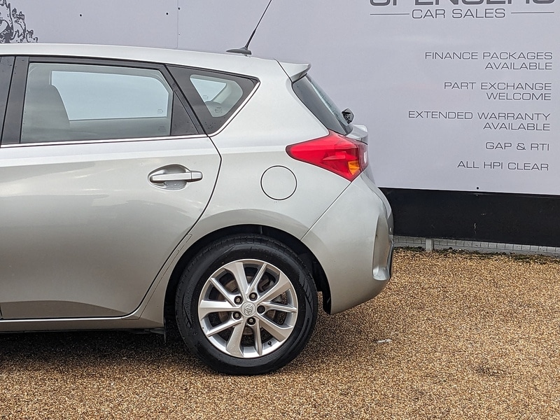 Used Toyota Auris 2014 for sale - 76330447: Photo 6