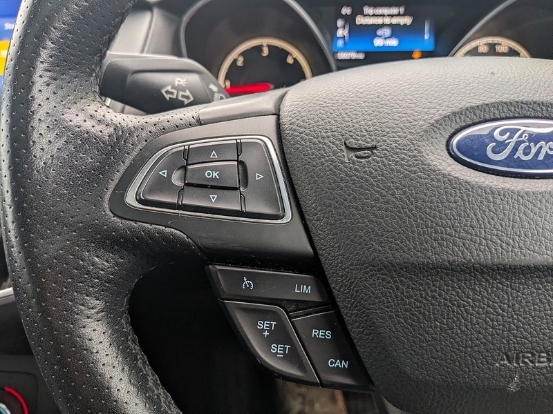 Used Ford Focus 2017 for sale - 76383122: Photo 16