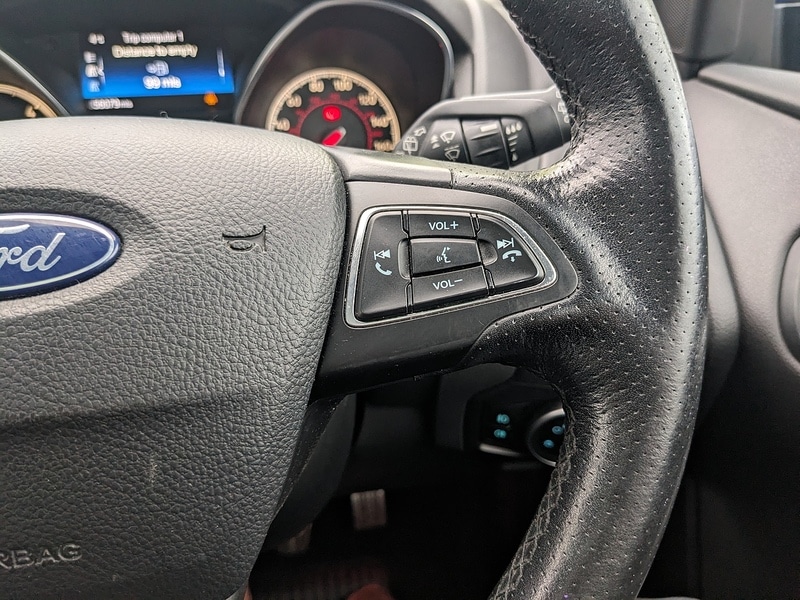 Used Ford Focus 2017 for sale - 76383122: Photo 17