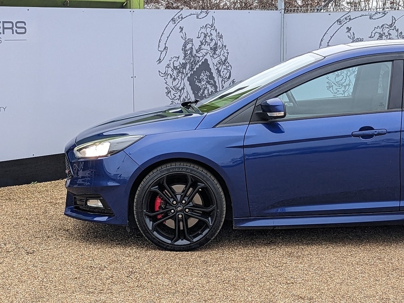 Used Ford Focus 2017 for sale - 76383122: Photo 5