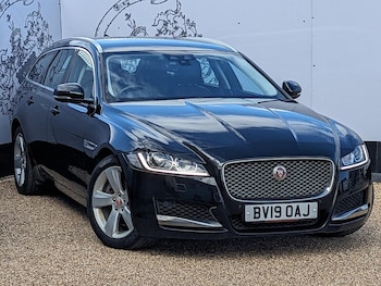 Used Jaguar XF 2019 for sale - 79619712: Photo