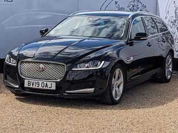 Used Jaguar XF 2019 for sale - 79619712: Photo