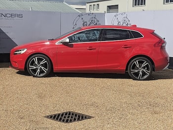 Used Volvo V40 2017 for sale - 79663308: Photo