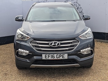 Used Hyundai Santa Fe 2016 for sale - 77475580: Photo