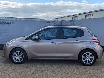 Used Peugeot 208 2014 for sale - 79749839: Photo