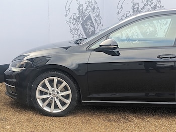 Used Volkswagen Golf 2018 for sale - 76725155: Photo