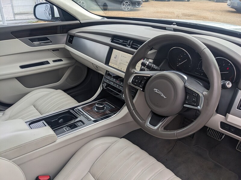 Used Jaguar XF 2019 for sale - 77404542: Photo 9