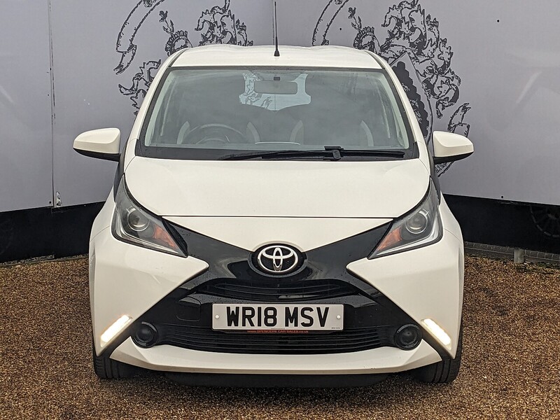 Used Toyota AYGO 2018 for sale - 76950815: Photo 2
