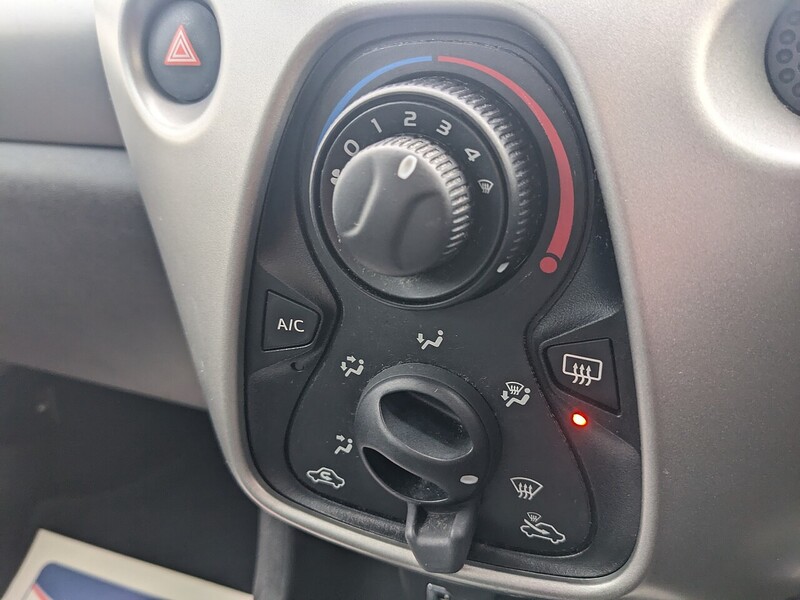 Used Toyota AYGO 2018 for sale - 76950815: Photo 27