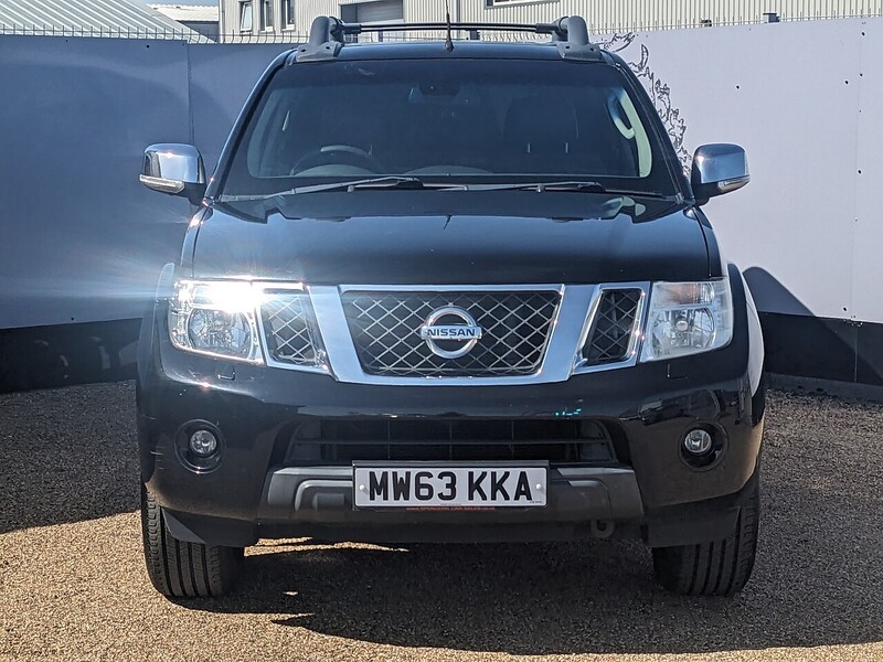 Used Nissan Navara 2013 for sale - 78168015: Photo 2