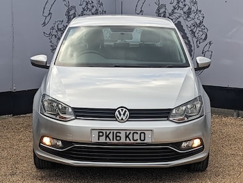 Used Volkswagen Polo 2016 for sale - 76210939: Photo 2
