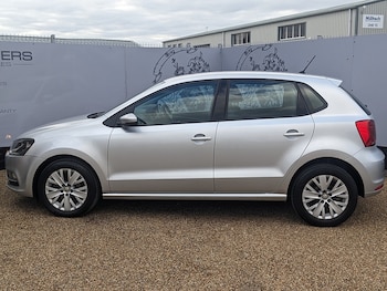 Used Volkswagen Polo 2016 for sale - 76210939: Photo 4