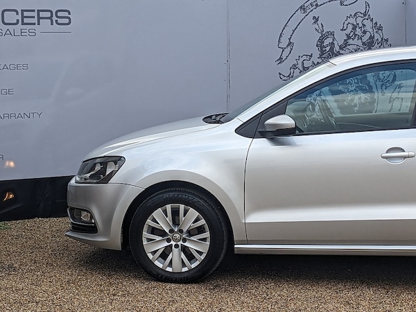 Used Volkswagen Polo 2016 for sale - 76210939: Photo 5