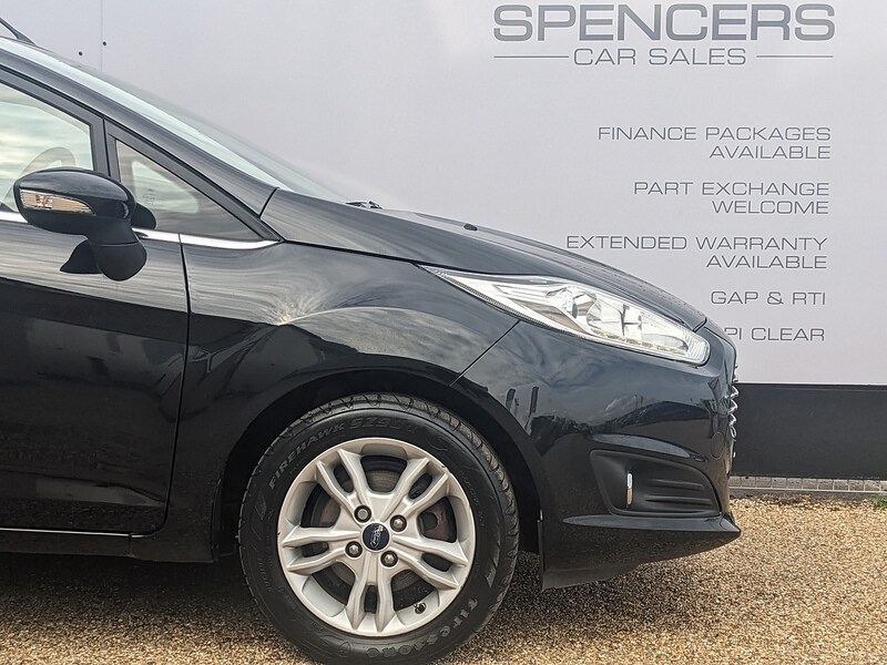 Used Ford Fiesta 2015 for sale - 76102075: Photo 11