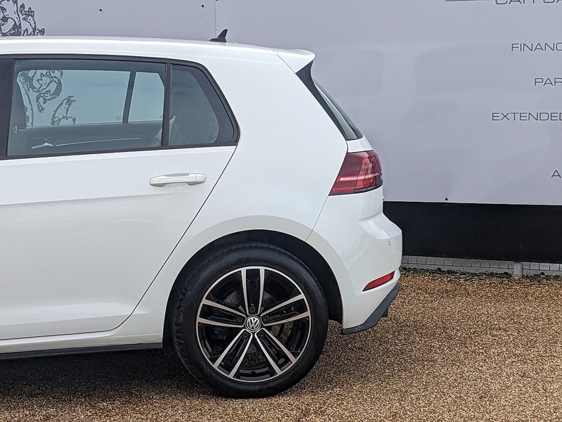 Used Volkswagen Golf 2018 for sale - 76570661: Photo 6