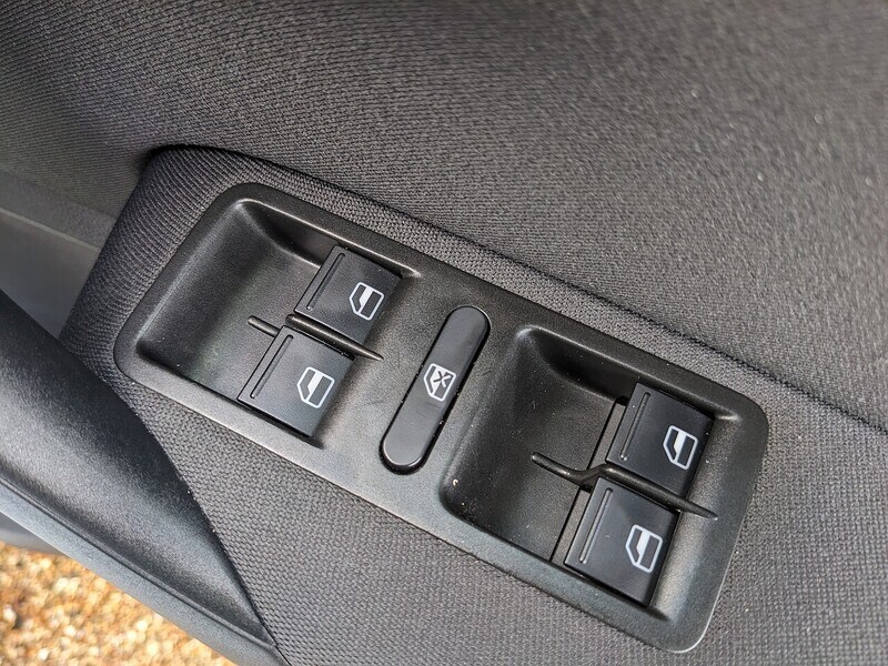 Used Volkswagen Polo 2010 for sale - 77640152: Photo 23