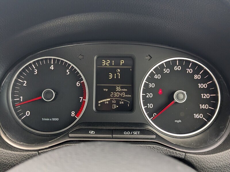 Used Volkswagen Polo 2010 for sale - 77640152: Photo 31