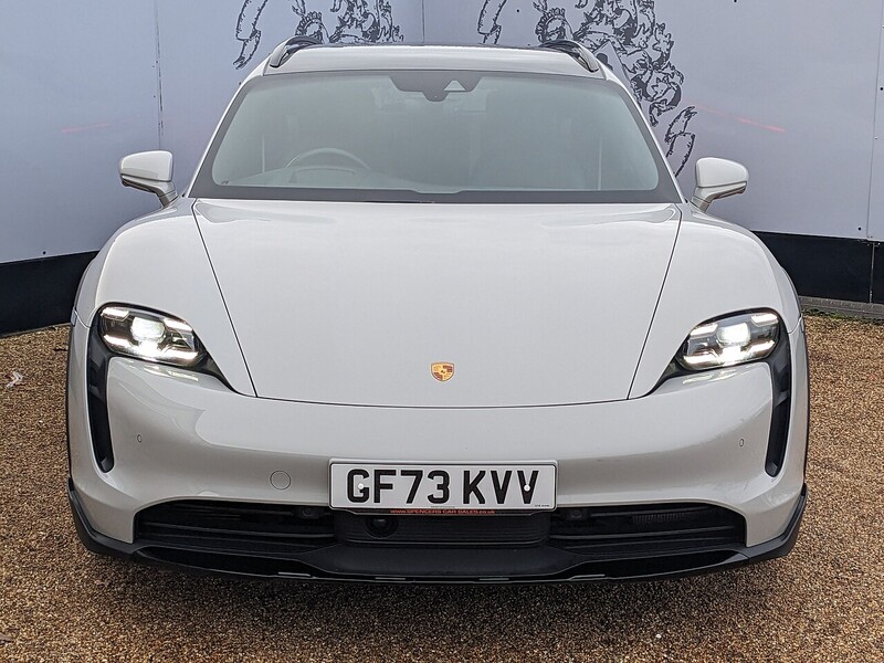 Used Porsche Taycan 2023 for sale - 76919773: Photo 2