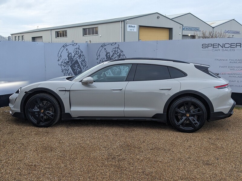 Used Porsche Taycan 2023 for sale - 76919773: Photo 4