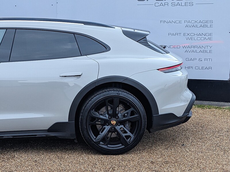 Used Porsche Taycan 2023 for sale - 76919773: Photo 6