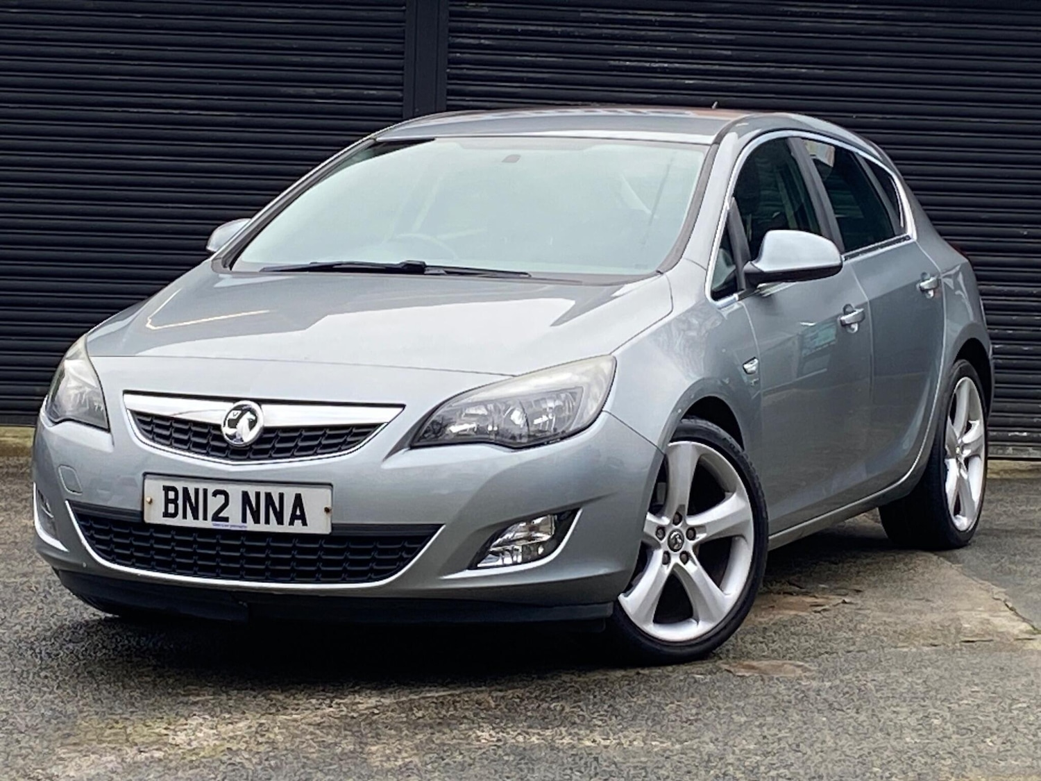 Used Vauxhall Astra for sale - 77864780: Photo 2