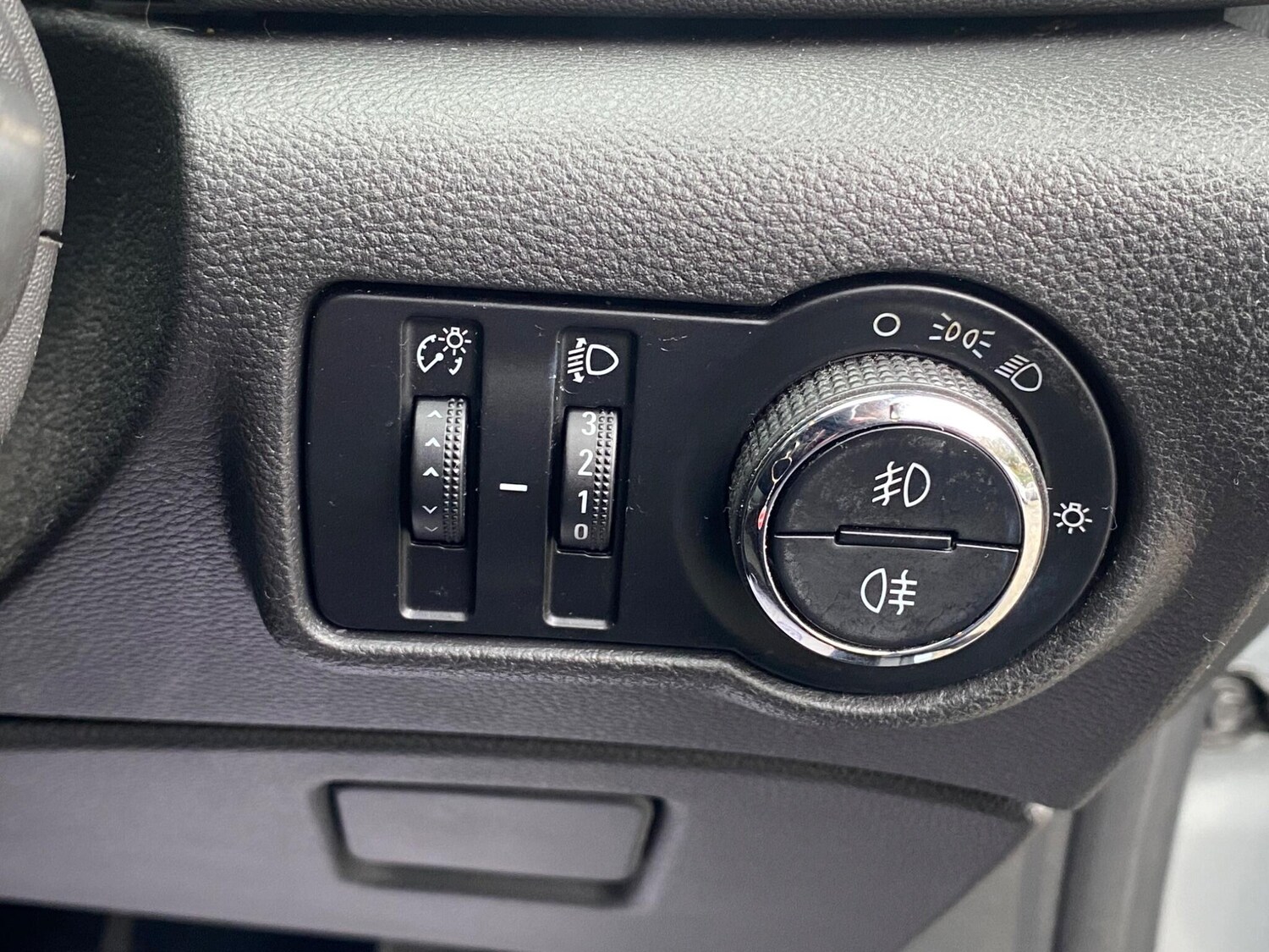 Used Vauxhall Astra for sale - 77864780: Photo 35