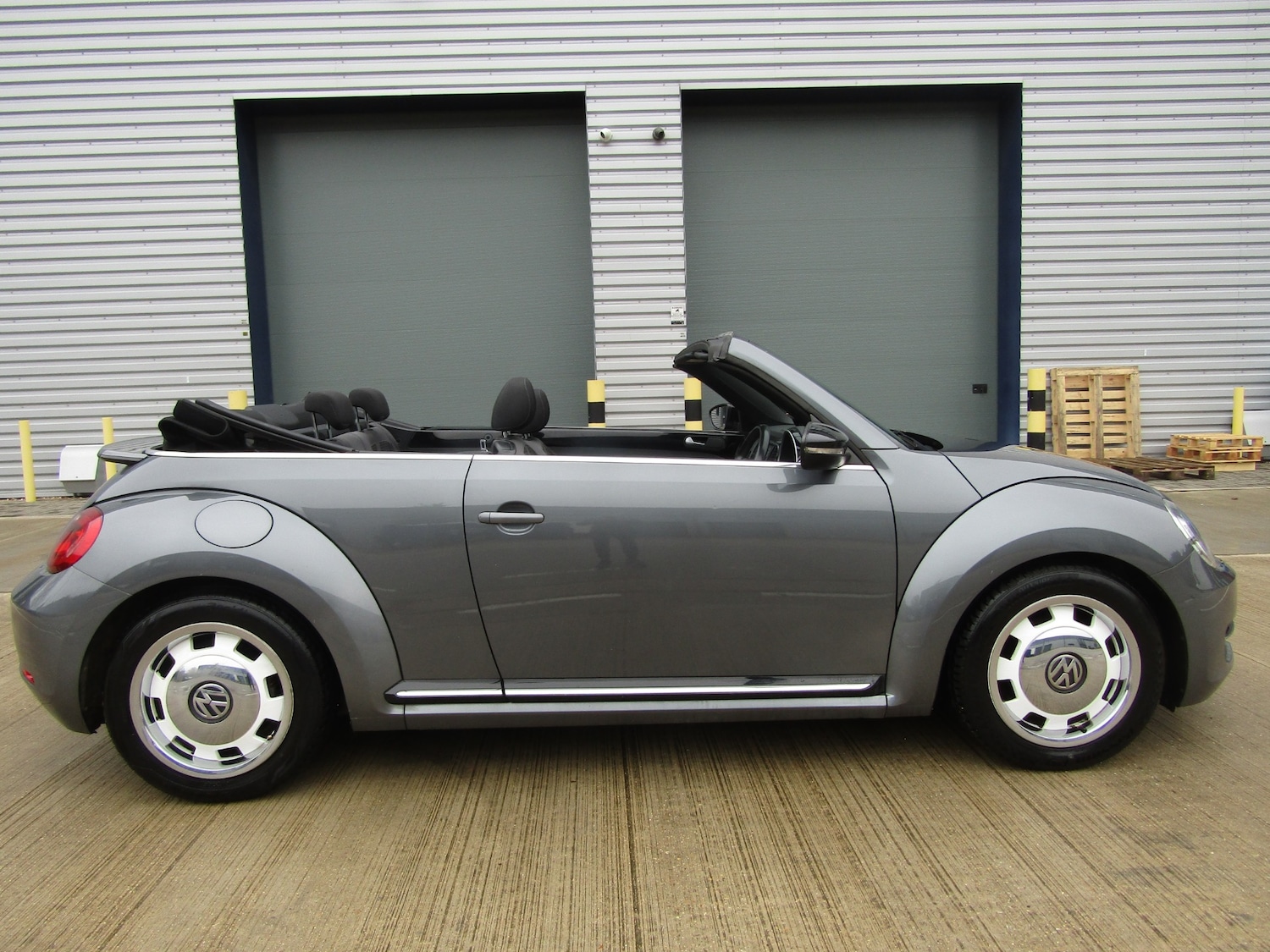 Used Volkswagen Beetle 2016 for sale - 78210915: Photo 10