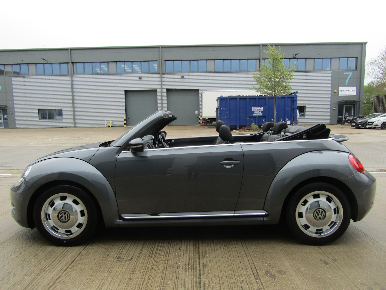 Used Volkswagen Beetle 2016 for sale - 78210915: Photo 11