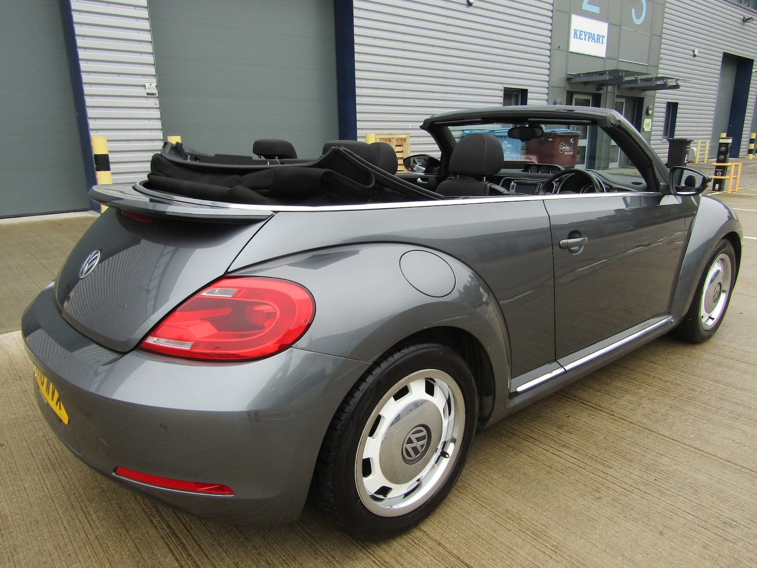Used Volkswagen Beetle 2016 for sale - 78210915: Photo 13