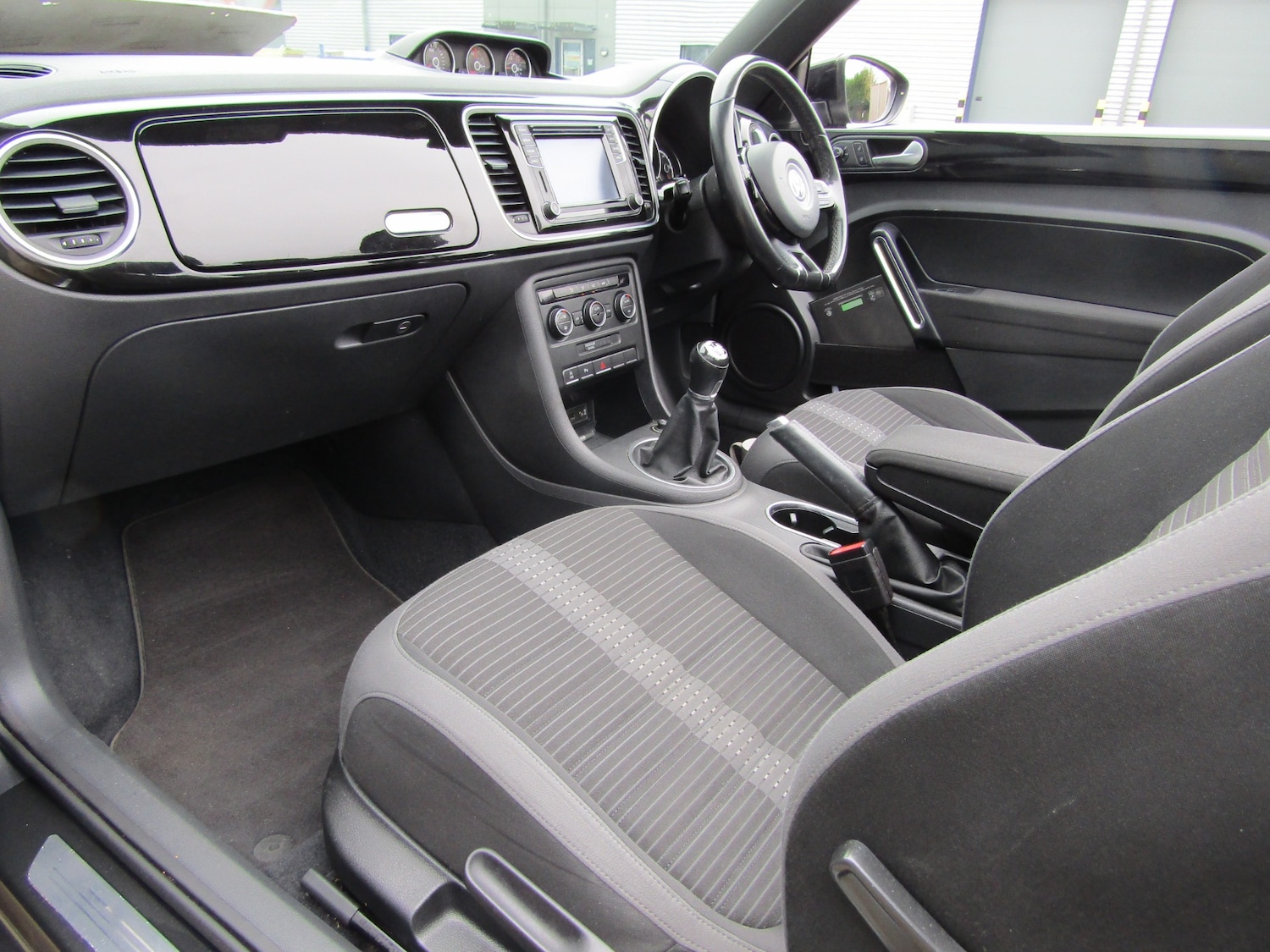 Used Volkswagen Beetle 2016 for sale - 78210915: Photo 17