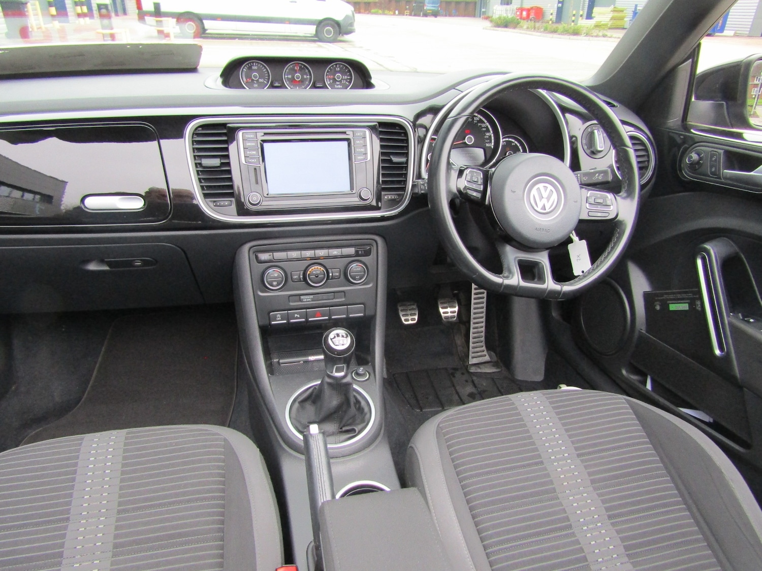 Used Volkswagen Beetle 2016 for sale - 78210915: Photo 21