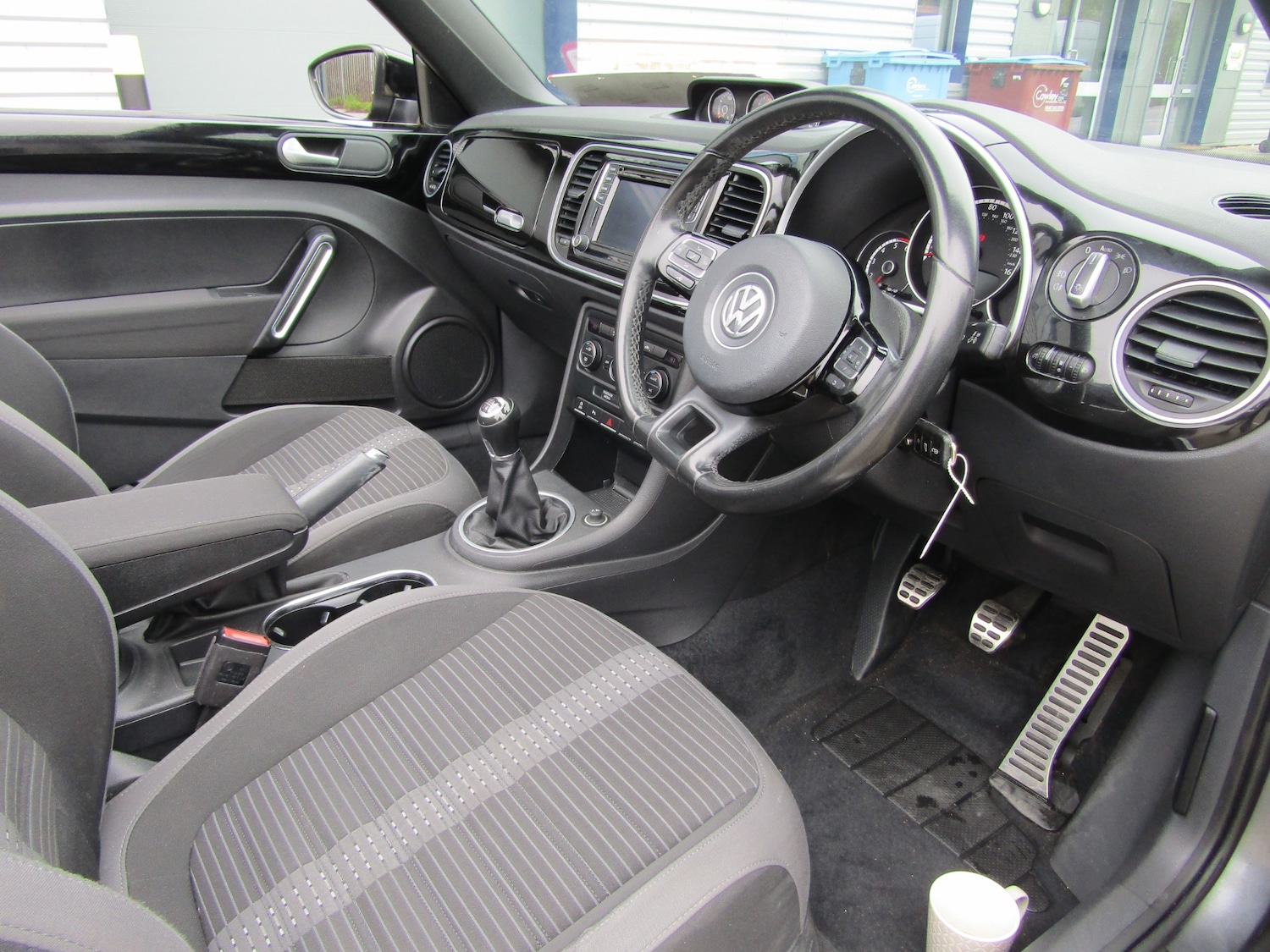 Used Volkswagen Beetle 2016 for sale - 78210915: Photo 24