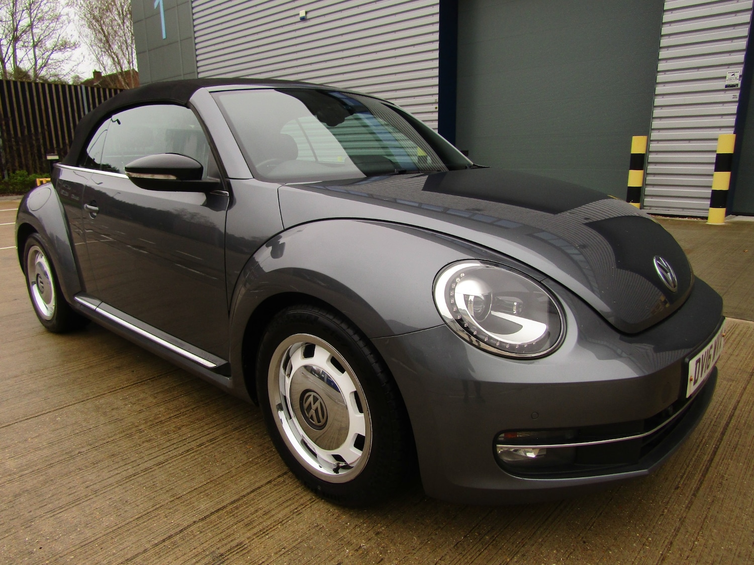 Used Volkswagen Beetle 2016 for sale - 78210915: Photo 4